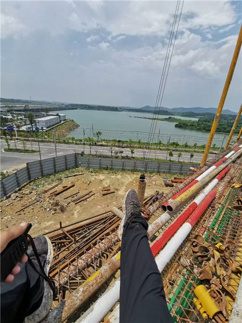 饶平县作业中发生设备损坏或人员意外，责任怎么划分？